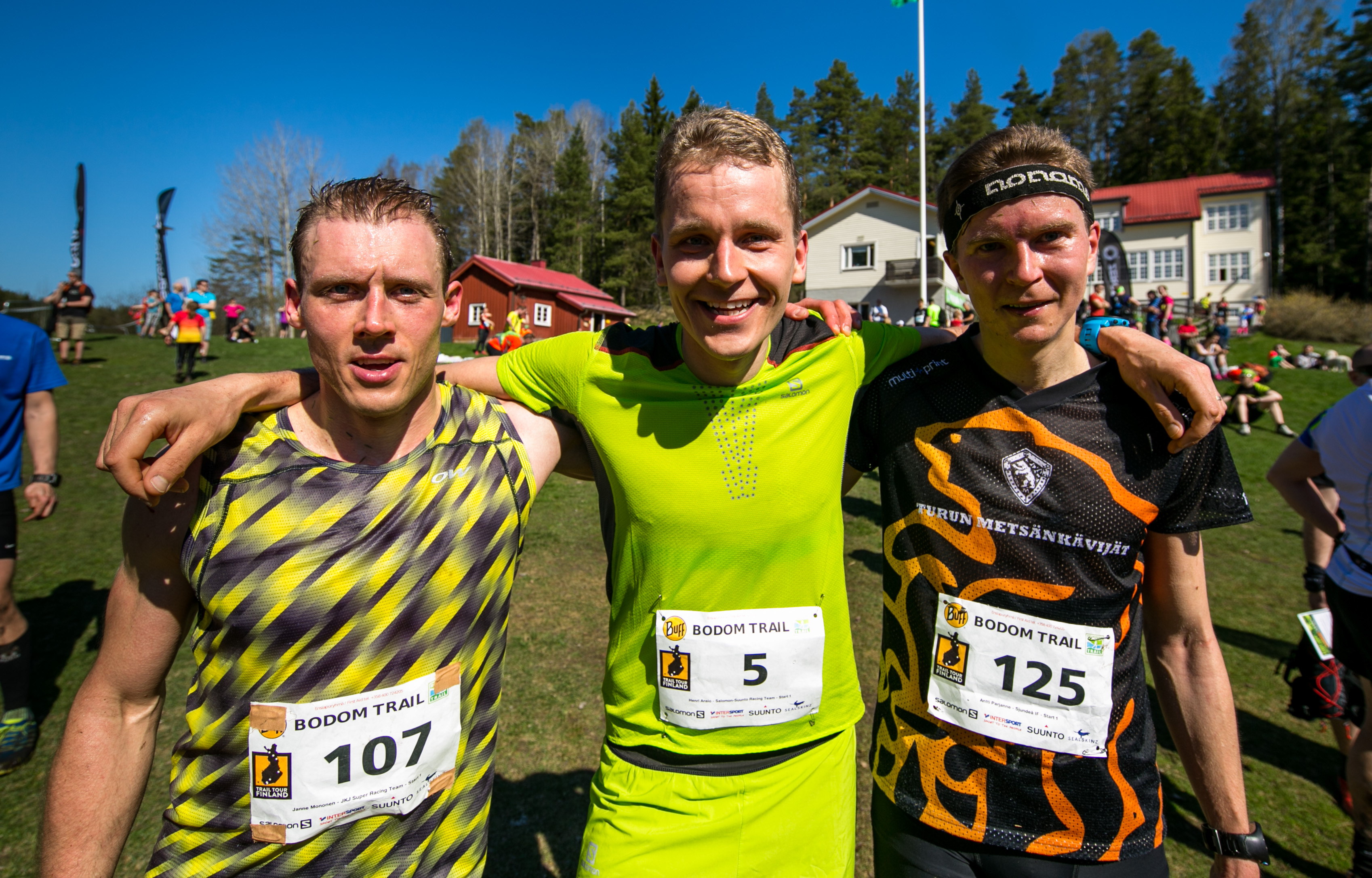 Bodom Trail, 5.5.2016, Pirttimäki, Espoo: Miesten 21km sarjan kolme parasta (v-o) Janne Mononen, Henri Ansio ja Antti Parjanne
